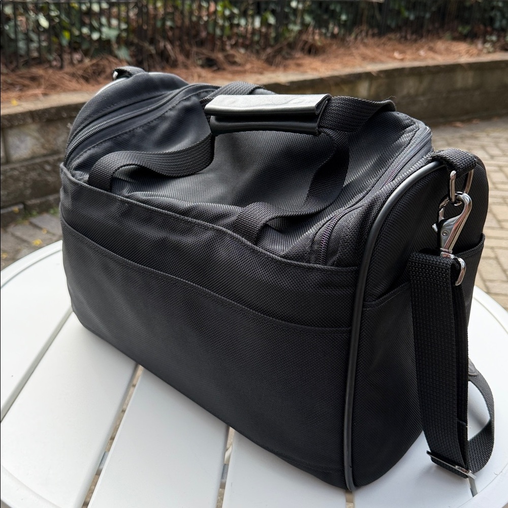 HARTMANN SMALL CARRY ON COSMETIC, TOILETRY BAG BLACK NILON WITH STRAP - Picture 3 of 14